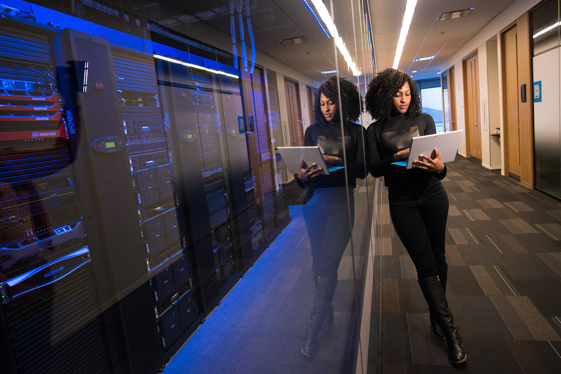 VMware Cloud™ on AWS Cloud Migration - Rapid Virtual Joint Prototyping 1 pexels christina morillo 1181316 1